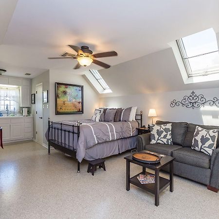 Appartement Gaushaus Royal Oaks à Fredericksburg Extérieur photo